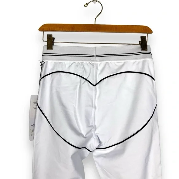 NWT Brand New ALO Airbrush High-Waist Heart Throb Leggings White Black Medium - Picture 9 of 14